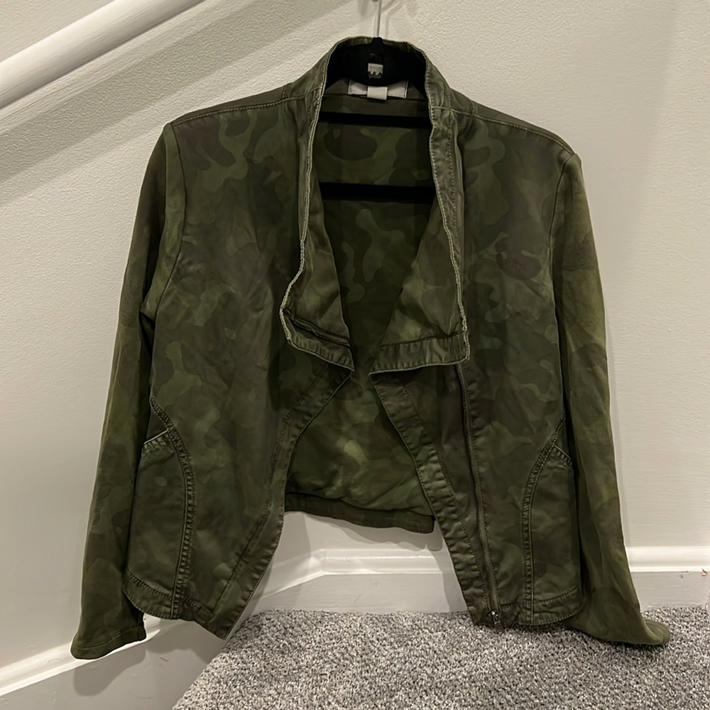 Marrakech camo lightweight zip up. Slightly worn